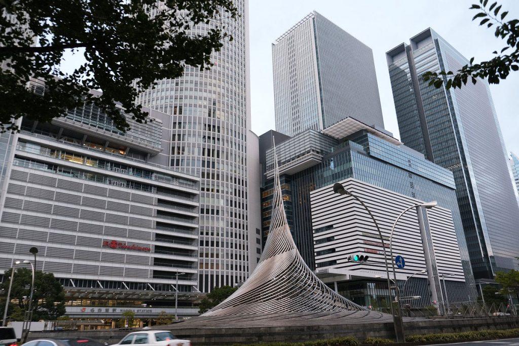名古屋駅のモニュメント「飛翔」