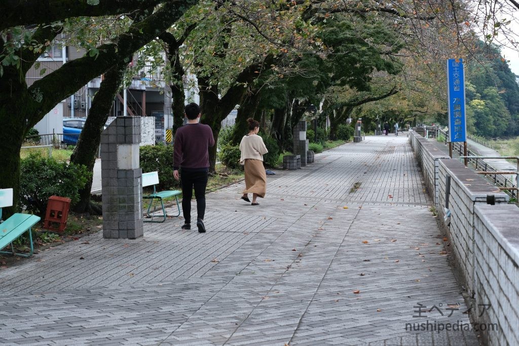 木曽川沿いの歩道