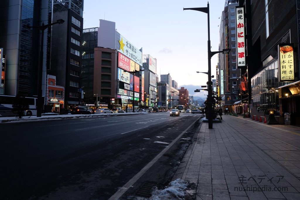 すすきの交差点近くの月寒通